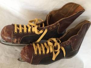 lot 219 image: Vintage Canadian Ice Skates
