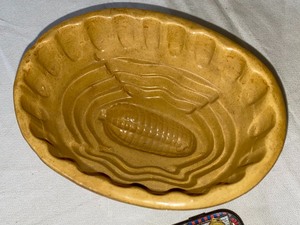 lot 20 image: Antique Butter Mold and Two Tins