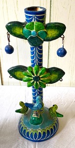 lot 27 image: Vintage Mexican Folk Art Decorative Items