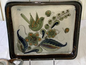 lot 36 image: Two Pieces of Mexican Pottery