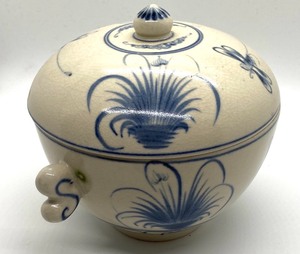 lot 52 image: Covered Pottery Jar w Dragonfly Motif