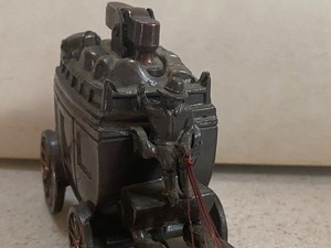 lot 67 image: Vintage Stagecoach Lighter