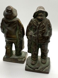 lot 88 image: Pair of Vintage Metal Bookends Saltwater Fisherman Figurines