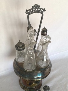 lot 231 image: Victorian Cruet Set