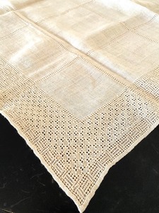 lot 190 image: Vintage Table Linen