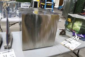 lot 31 image: Stainless Steel Cube Table 18Lx18Wx18-12H