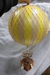 lot 24 image: Authentic Models Royal Aero Hot Air Balloon Basket Dcor Yellow  (in box)