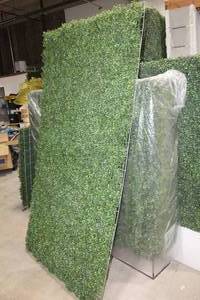lot 57 image: Foliage Panel Green 48Wx90H