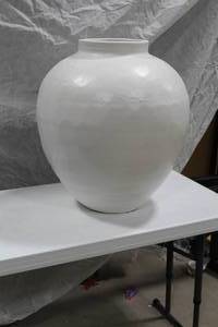lot 166 image: Terra cotta Pot White 24Dx24H