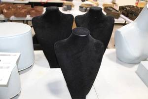 lot 171 image: Lot of (3) Jewelry Display - Female Torso Black