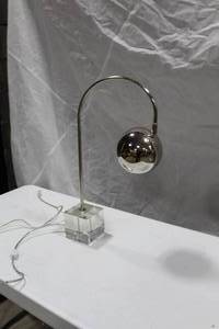 lot 175 image: Metal Ball Table Lamp with Glass Cube Base 23H