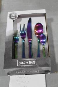 lot 179 image: Coco & Lolo Premium Collection Flatware Set 20-piece (in box)