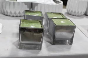 lot 224 image: Lot of (4) Mirror Cube Vase Silver 4Lx4Wx4H  with Floral Foam Insert