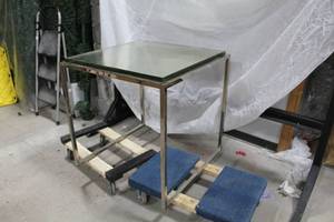 lot 207 image: Glass Top Metal Lamp Table 32Lx32Wx32H