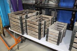 lot 247 image: Lot of (3) Wood Crate
