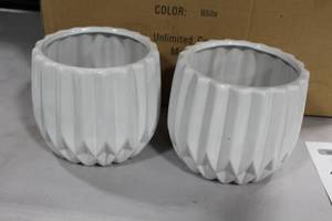 lot 290 image: Lot of (2) Unlimited Containers, Inc. Ribbed Vase White  6-12Dx 5-12H (in box)