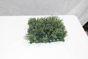 lot 311 image: Lot of (1 Case) Hedgewall Panels 10Lx10W
