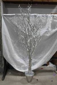 lot 301 image: ZGalleries Tree Floor Dcor Silver 12Dx88H