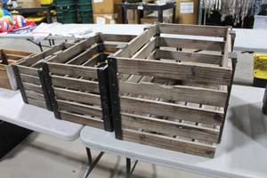 lot 321 image: Lot of (3) Wood Crate