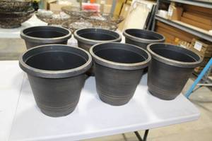 lot 324 image: Lot of (6) Pot Brushed GoldBlack 12Dx 10-12H