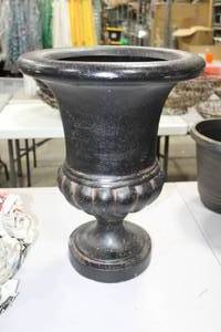 lot 323 image: Urn Planter Black 15-12Dx15-12H