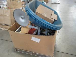 WHOLESALE MIXED PALLET OF MICELLANOUS POWER TOOLS AND GARAGE ITEMS