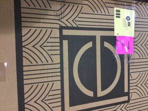 Medium Rectangle Black Modern Mirror (32 in. H x 24 in. W) Customer Returns See Pictures&nbsp