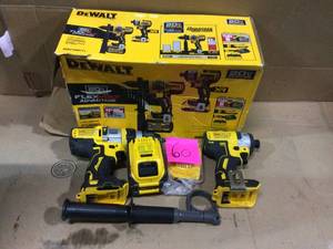 20-Volt MAX Cordless Brushless Hammer DrillDriver Combo Kit with FLEXVOLT ADVANTAGE (2-Tool) by DEWALT Customer Returns See Pictures&nbsp