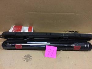 50 ft.lbs. to 250 ft.lbs. 12 in. Drive Torque Wrench by Husky Customer Returns See Pictures&nbsp