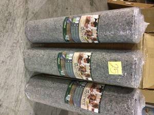 100 Sq. ft. 3 ft. x 33.4 ft. x 18 in. Underlayment for Hardwood &amp Tile Flooring with Superior Sound Barrier Customer Returns See Pictures&nbsp