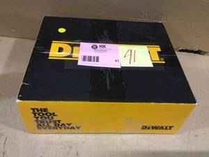 Mens Halogen 6 in. Work Boots - Steel Toe - Wheat Size 9.5(W) by DEWALT Customer Returns See Pictures&nbsp
