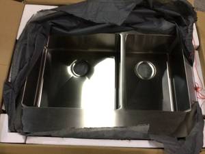 Tap and Hold to Zoom Brimley Retrofit Dual Mount Stainless Steel 33 in. 1-Hole 6040 Double Bowl Curved Farmhouse Apron Front Kitchen Sink by CMI Customer Returns See Pictures&nbsp