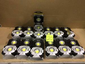 lot 20 image: Defiant Work Light Magnetic Work Light Customer Returns See Pictures 