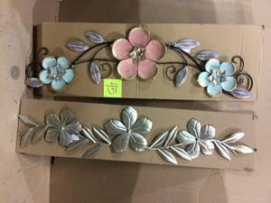 lot 45 image: Stratton Home Decor S07705 Flower Over The Door Wall Decor, 38.00 W x 0.75 D x 8.00 H, Champagne Customer Returns See Pictures 