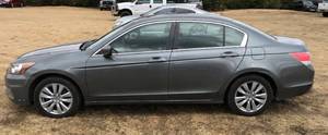 lot 4 image: 2011 Honda Accord