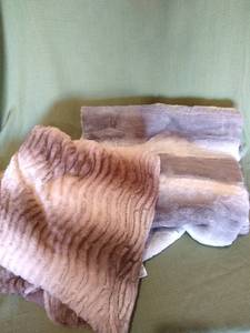 lot 20 image: Two Super Soft Cuddly Blankets