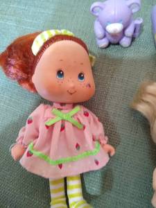 lot 52 image: 90s Tiny Dolls