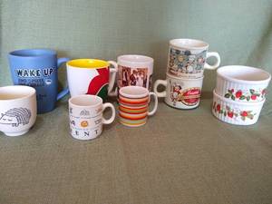lot 66 image: Misc Mugs and Ramekins