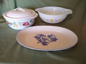 lot 77 image: Serving Bowls & Platter