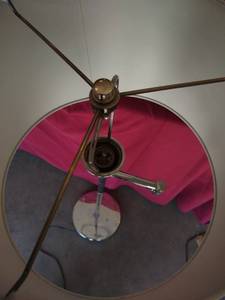 lot 98 image: Tall Floor Lamp