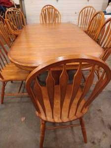 lot 1 image: Beautiful Ash Table  6 Chairs  3 Bar Stools
