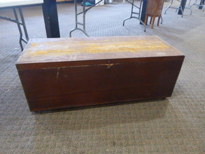 lot 19 image: Wooden Chest
