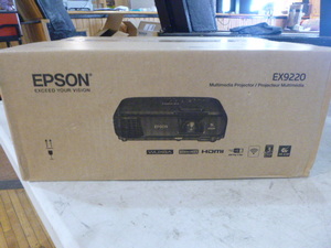 lot 32 image: NEW Epson Wireless Full HD Portable Projector