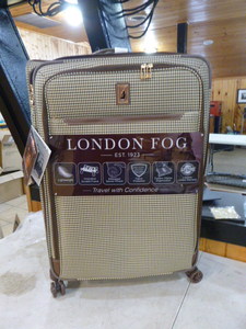 lot 53 image: NEW London Fog Suitcase