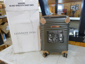 lot 55 image: NEW London Fog Hardside Suitcase