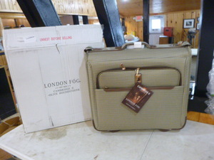 lot 56 image: NEW London Fog Suitcase