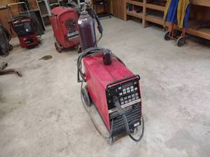 lot 3 image: Lincoln Idealarc SP-250 Internal Wi...