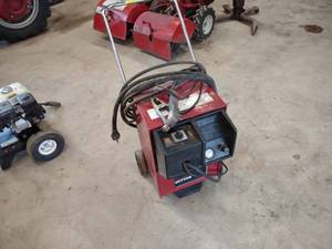 lot 5 image: Snap-On YA5550 Plasma Cutter, 220 V...