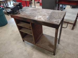 lot 19 image: Steel Bench, 40x19, Includes Larin ...