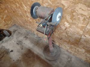 lot 27 image: Pedestal Grinder, No Guards...